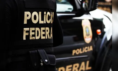 Carro invade espelho d’água do Ministério da Justiça; PF investiga