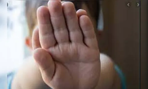 Criança de 1 ano morre após armário cair sobre ela dentro de casa