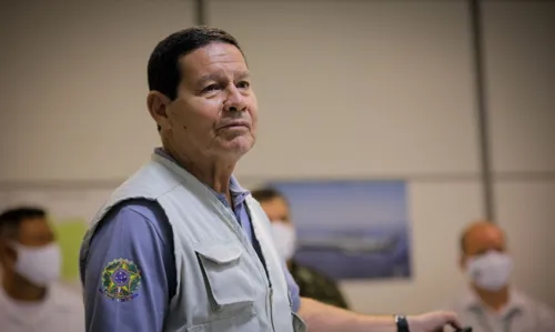 Problema ortopédico suspende agenda de Mourão no Maranhão