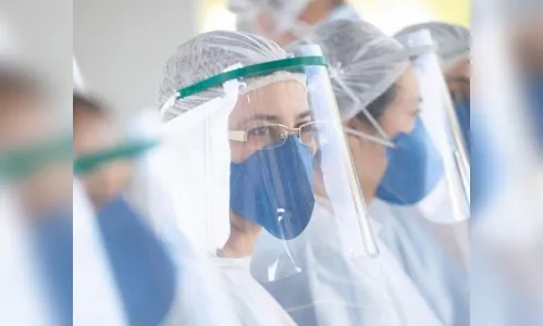 Paraná confirma 1.328 novos casos de Covid-19 e atualiza sistema