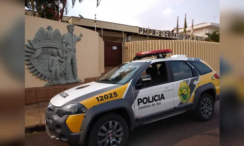 Procurado por tráfico é flagrado com baseado e acaba preso