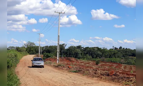 Implantação da rede trifásica avança na zona rural de Apucarana