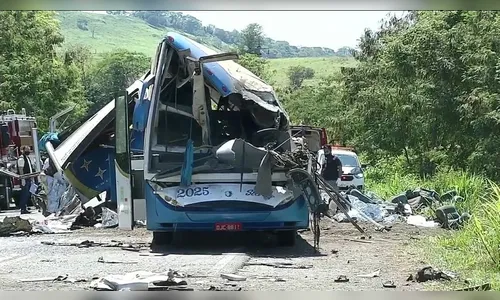 Taguaí decreta luto por acidente entre ônibus e caminhão que matou 41 pessoas