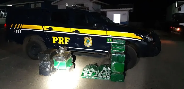 PRF e PM apreendem quase 300 quilos de maconha no PR