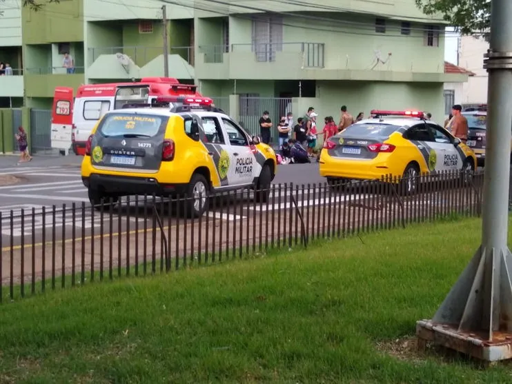 Mulher fica ferida após acidente entre carro e moto