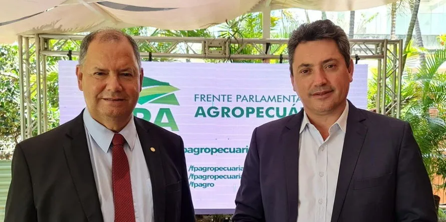 Deputado federal Alceu Moreira (MDB-RS), à esquerda, será substituído no comando da FPA pelo colega de Câmara Sérgio Souza (MDB-PR) 