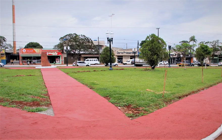 Praça do Jardim Aeroporto homenageia o garçom Plínio Forcato