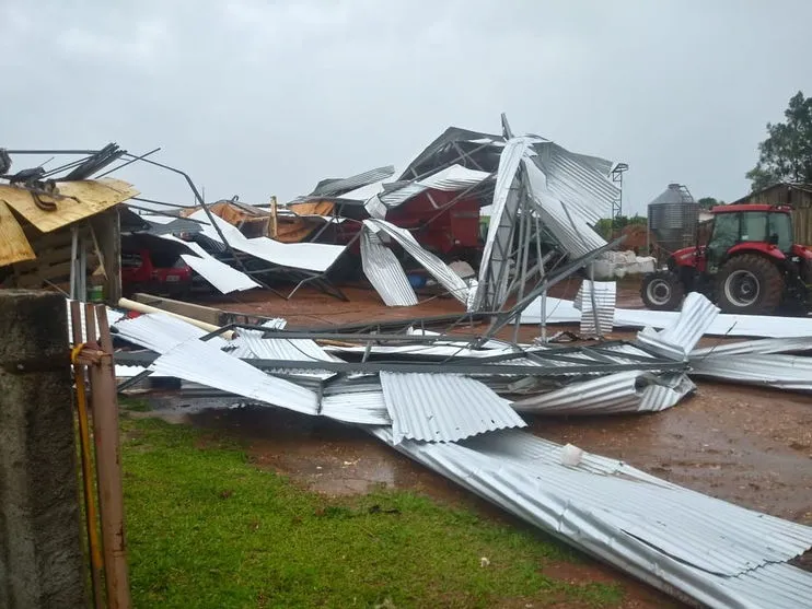 Chuva causa estragos em cidades do Paraná; Fotos