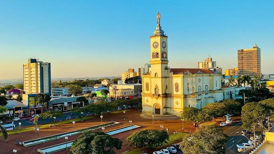 Apucarana amanhece com sol entre nuvens nesta sexta-feira