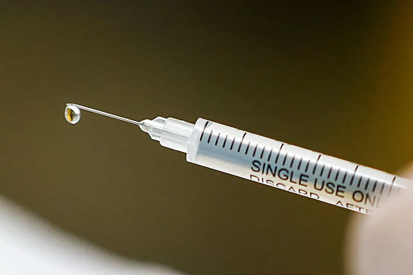 Rússia começa vacinação contra Covid-19 pela Saúde