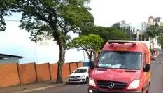 Motorista capota o carro próximo a UPA em Apucarana