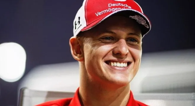 Mick Schumacher chega em 18º no Bahrein e conquista o título da Fórmula 2