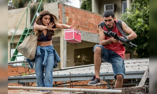 A Força do Querer: Bibi salva vida de Caio em tiroteio na favela