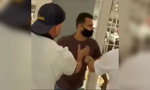 Vídeo mostra cantora gospel sendo agredida pelo marido em um shopping