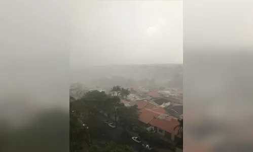 Apucarana registra temporal no final da tarde deste domingo