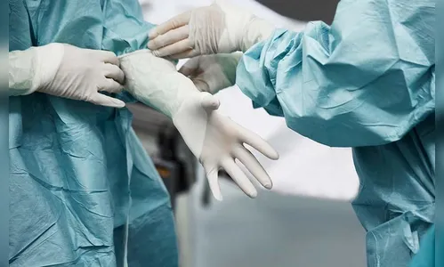 No Paraná, cerca de 900 médicos tiveram Covid-19; 18 morreram