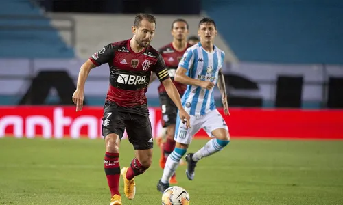 Flamengo encara Racing por vaga nas quartas da Libertadores