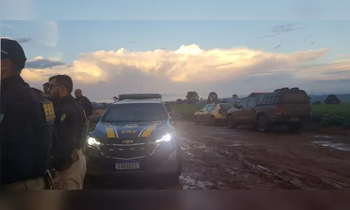 PRF e PM trocam tiros com quadrilha suspeita de roubo a bancos