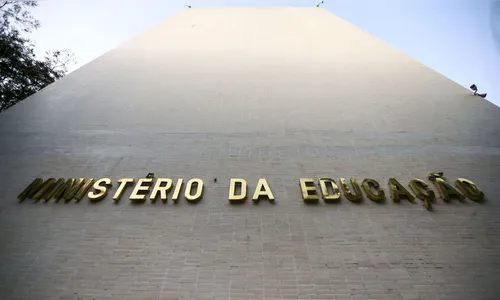 MEC determina volta às aulas presenciais a partir de janeiro