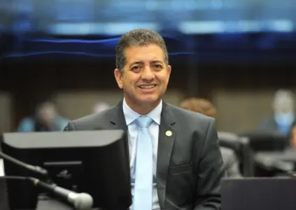 Deputado Cobra Repórter está internado no Honpar com Covid-19