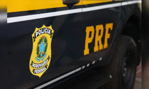 Acidente entre carreta e veículo é registrado na BR-369