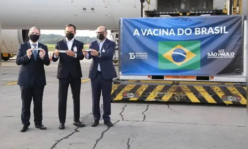Insumos chegam a São Paulo para a fabricação da CoronaVac