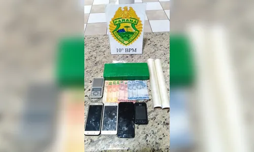 PM prende 6 pessoas com quase um quilo de maconha e dinheiro