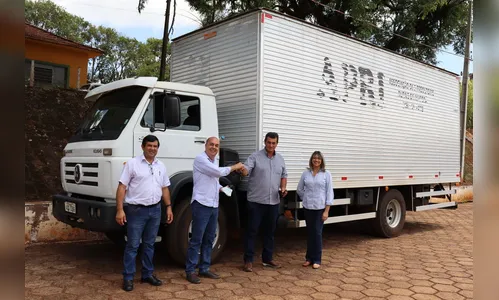 Prefeitura de Ivaiporã realiza entrega de caminhão para Associação da Agricultura Familiar do Jacutinga