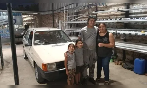 Patrão doa carro para funcionário que percorre 20 quadras para chegar ao serviço