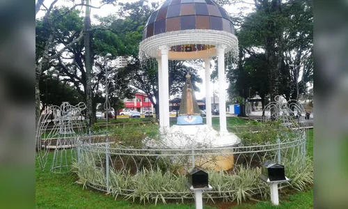 Secle inicia instalação de decoração natalina em Arapongas