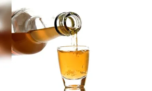 Ladrão furta litros de pinga, refrigerante e cerveja de bar