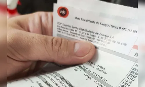 Deputados apresentam projetos para derrubar bandeira vermelha na conta de luz