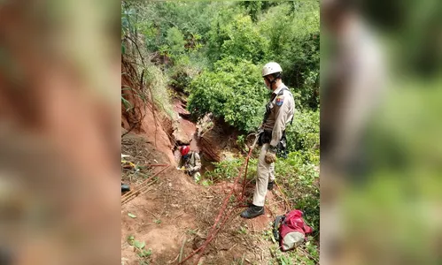 Homem morre após cair de ribanceira de 15 metros de altura no Paraná