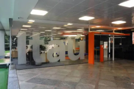 Agência do Itaú é fechada para desinfecção por Covid; Vídeo