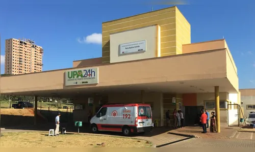 Jovem que deixou feto em lixeira diz a polícia que não foi intencional