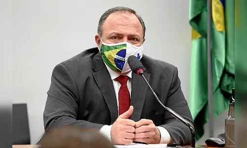 Ministro da Saúde diz que vacinação pode começar no final do mês