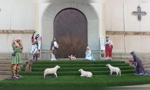Visitantes aprovam presépio da Catedral em Apucarana