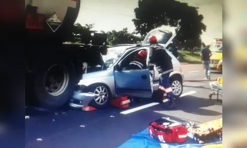 Colisão traseira deixa motorista gravemente ferido na BR 376