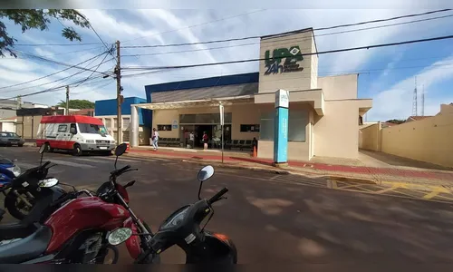 Moto com três passageiros se envolve em acidente; criança estava no meio