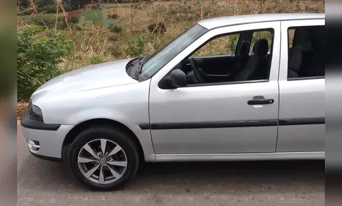 Homem tem carro furtado de frente da residência