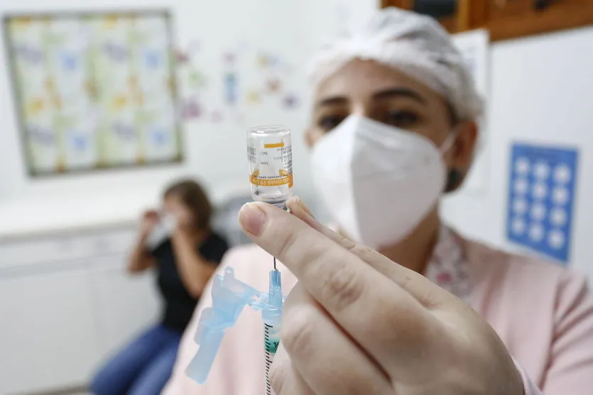 Aplicação da segunda dose da vacina  avança no Paraná