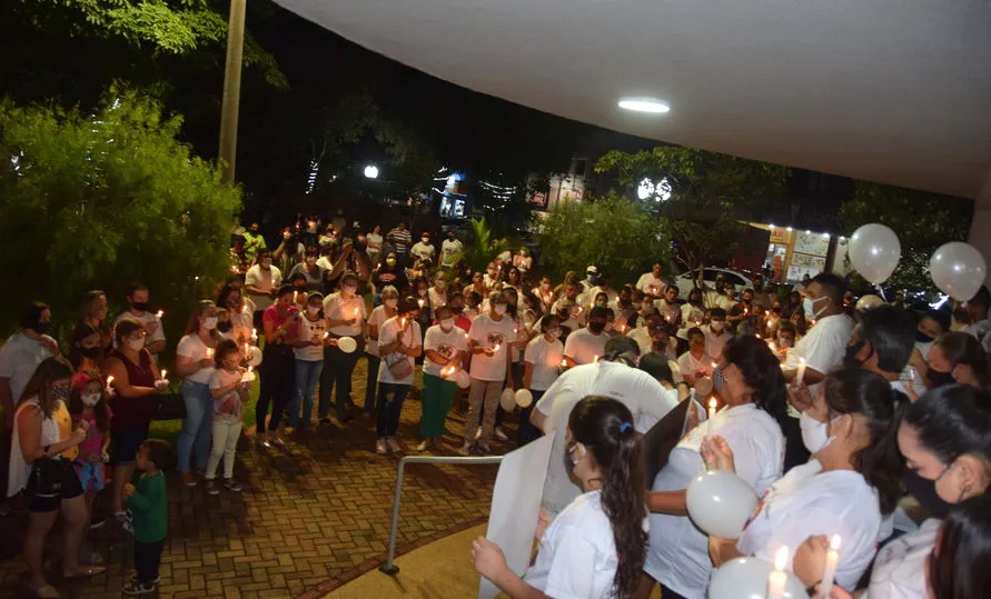 Homenagem luminosa foi na Praça Manoel Teodoro da Rocha