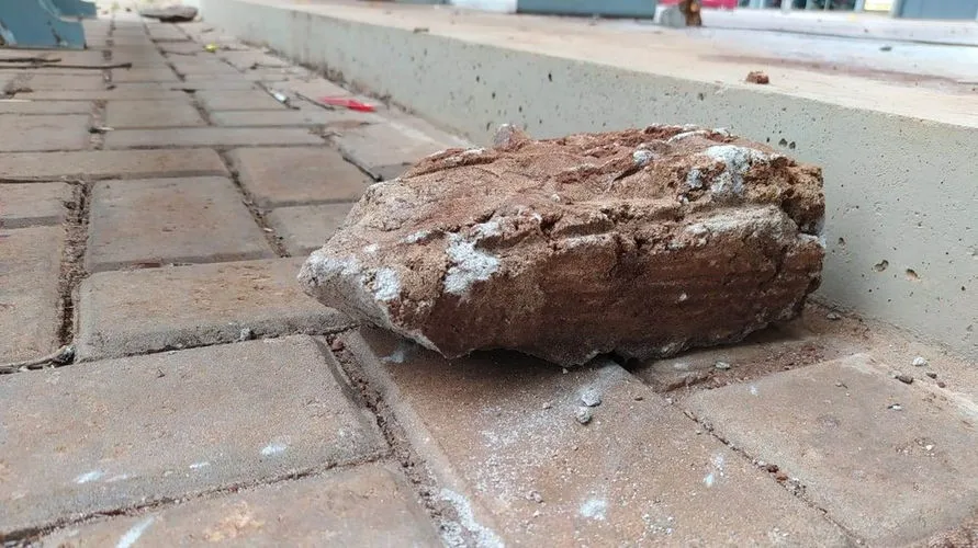 Morador de rua morre após ser espancado com bloco de concreto
