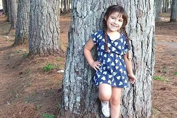 Criança de cinco anos morre após ser atropelada; motorista fugiu