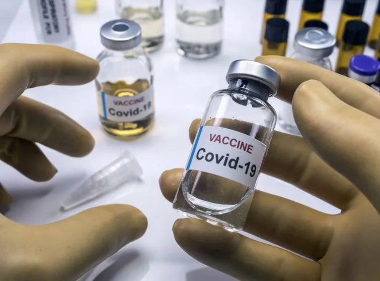 Fiocruz solicita à Anvisa uso emergencial da vacina de Oxford
