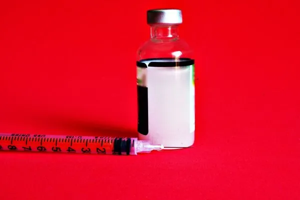 Eficácia menor da Coronavac exige rapidez na vacinação