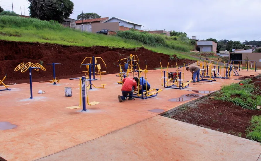 Jardim Brasil recebe instalação de Academia da Terceira Idade