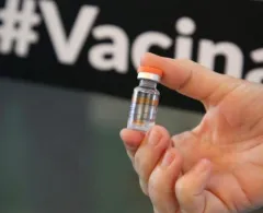 Primeira araponguense vacinada contra covid será uma servidora com mais de 60 anos