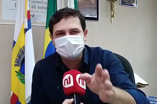 Prefeito Junior da Femac fala sobre plano de vacinação; assista