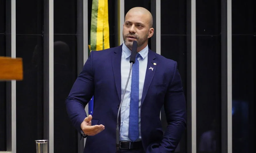 Câmara dos Deputados analisa prisão de Daniel Silveira nesta sexta